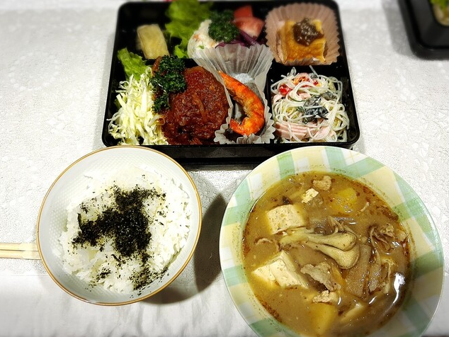 地元野菜を味わう日替わり定食